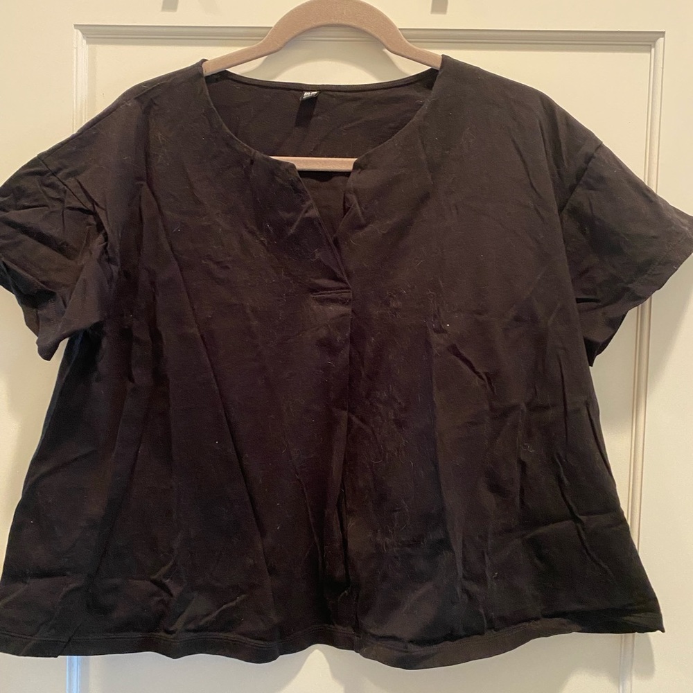 Uniqlo black, split neck, trapeze t-shirt
